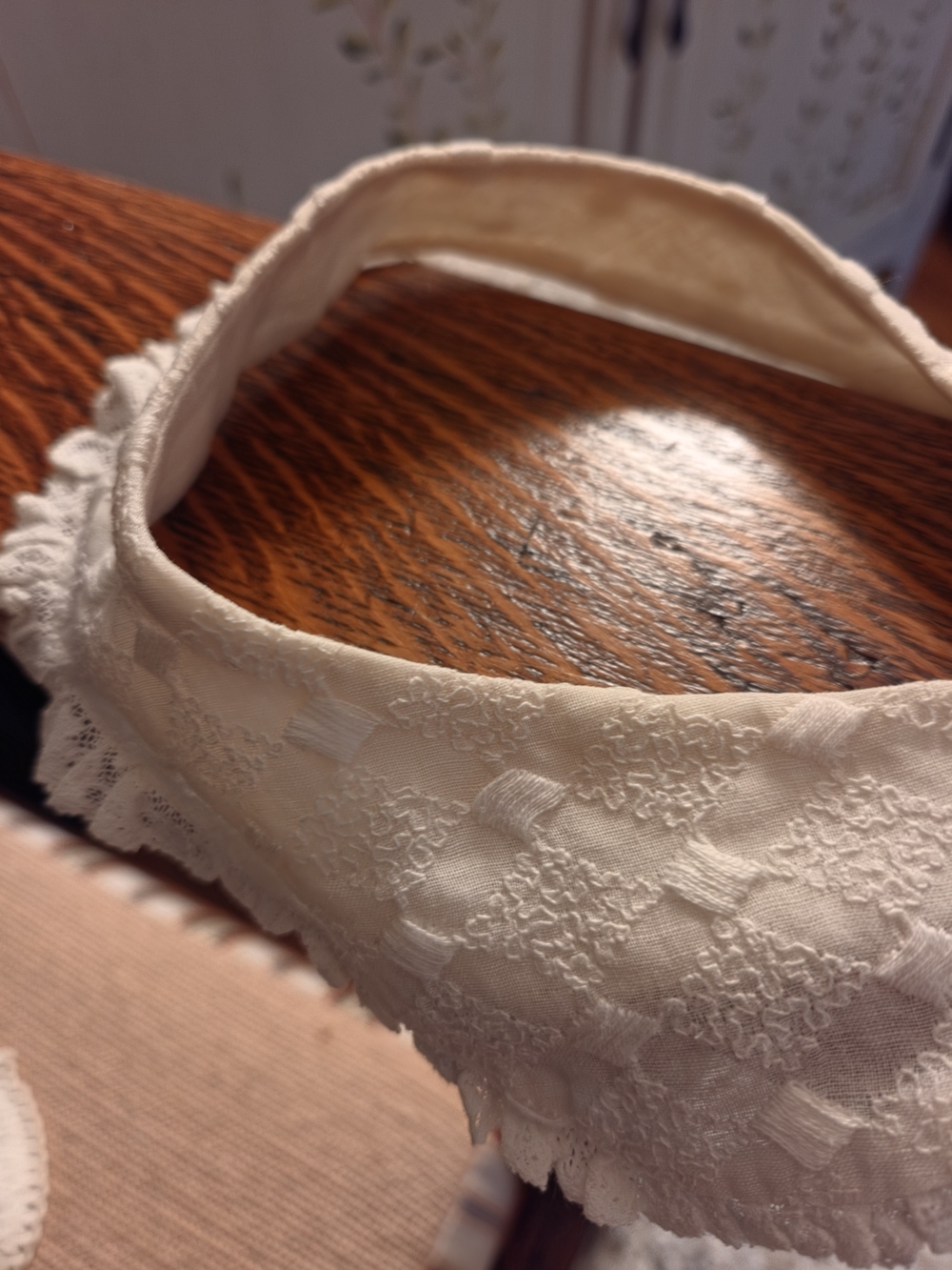 Vintage Textured Collars - Picture 6 of 9